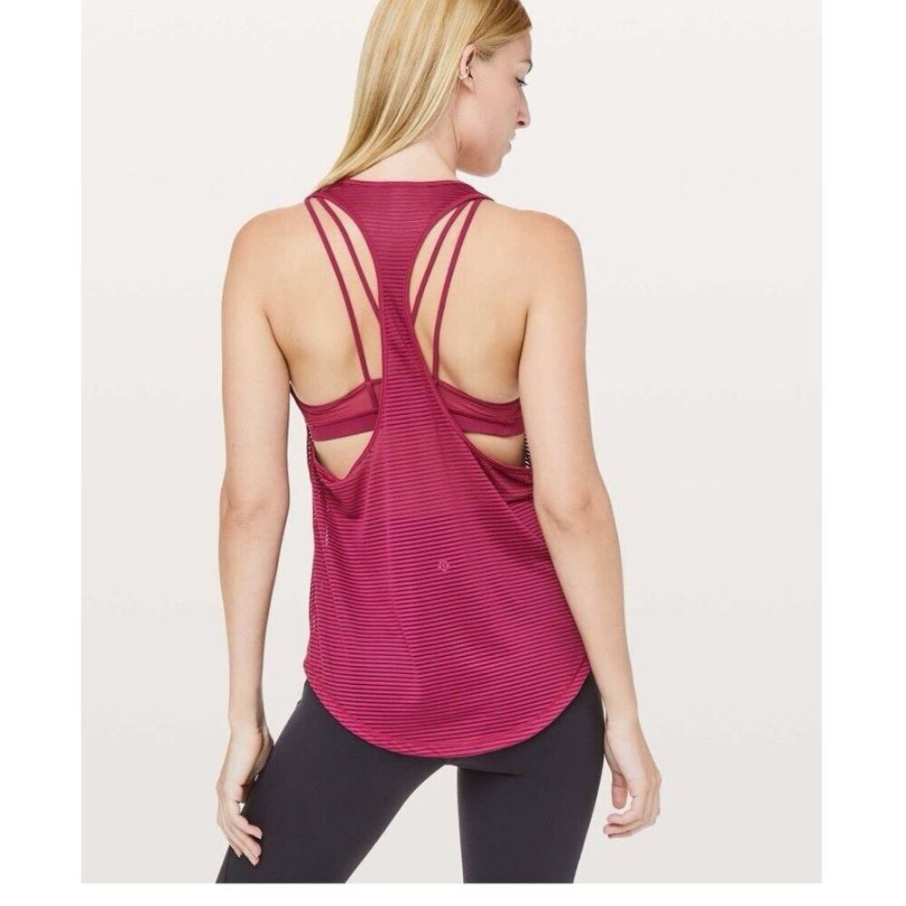Lululemon Fully Flexed Two In One‎ Tank Ruby Red Bra Sz 4 W1AYTS